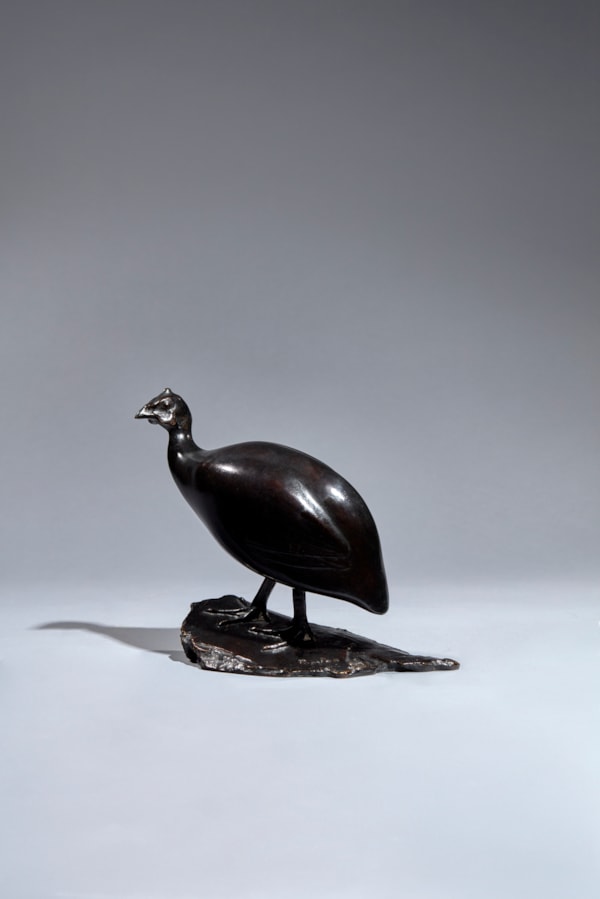 François POMPON: Guinea fowl, Bronze signed « PomPon » and numbered
Stamped by the foundry A.-A. Hébrard
Model created in 1910-1912, this one cast the 20th april 1928
H. 19,5 ; L. 24 ; P. 10,5 cm.- Xavier Eeckhout