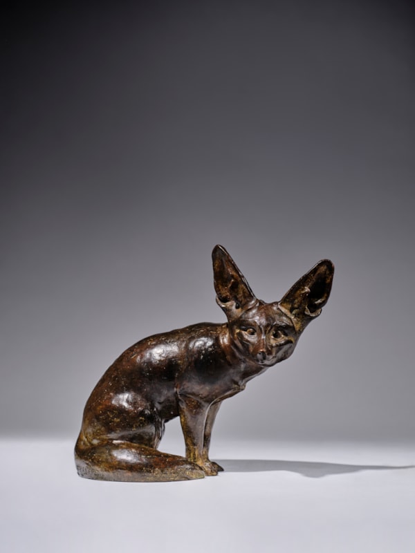Edouard-Marcel SANDOZ: Seated Fennec, head turned (size 1), Bronze signed
Inscribed number 3
Model created circa 1920 and cast between 1921 and 1930
Edition to 102 
H. 18,5 x L. 21 x P. 10,5 cm.
 - Xavier Eeckhout