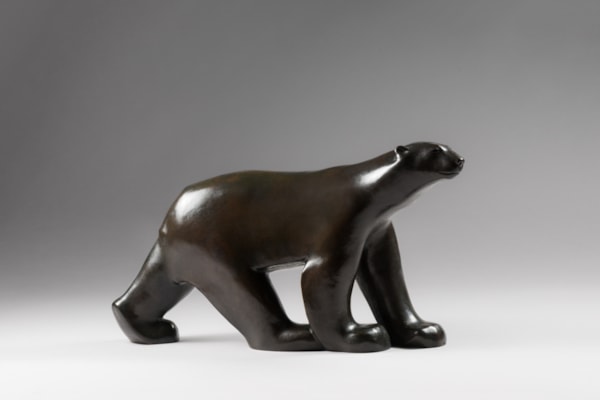 François POMPON: Ours blanc, Rare original bronze with black brown patina
Signed and numbered 5 under the left front leg
Stamp by Valsuani under the right front leg
Model created in 1922
Executed between 1926 and 1927- Xavier Eeckhout